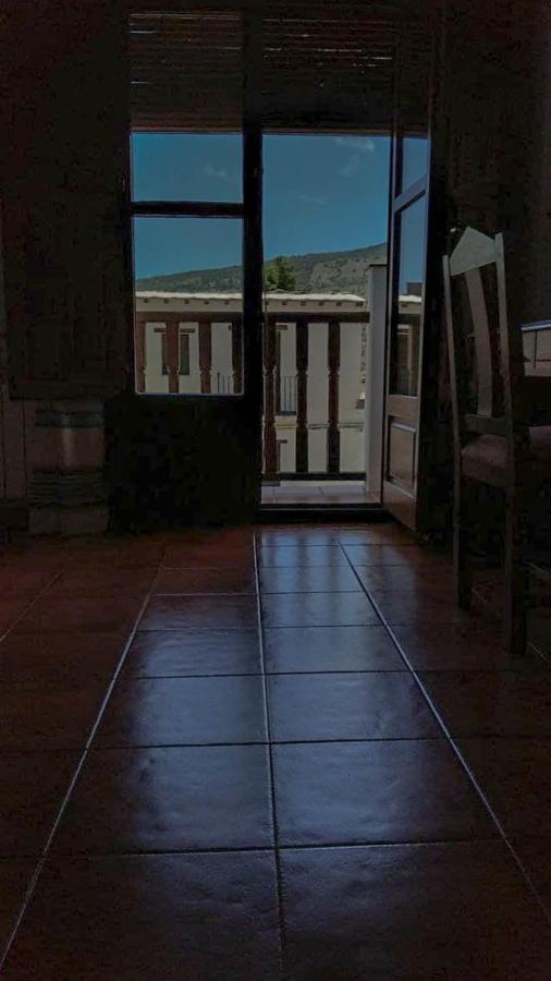 Hostal El Cascapenas De La Alpujarra Capileira Exterior photo