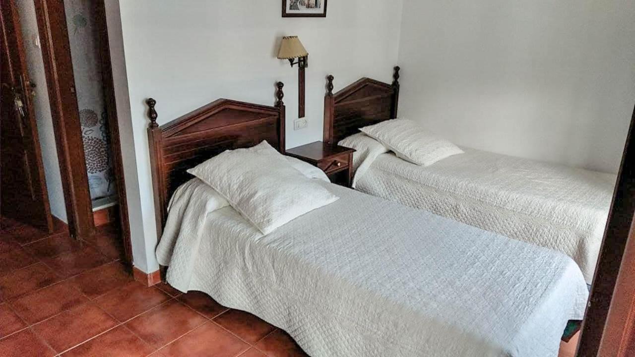 Hostal El Cascapenas De La Alpujarra Capileira Exterior photo