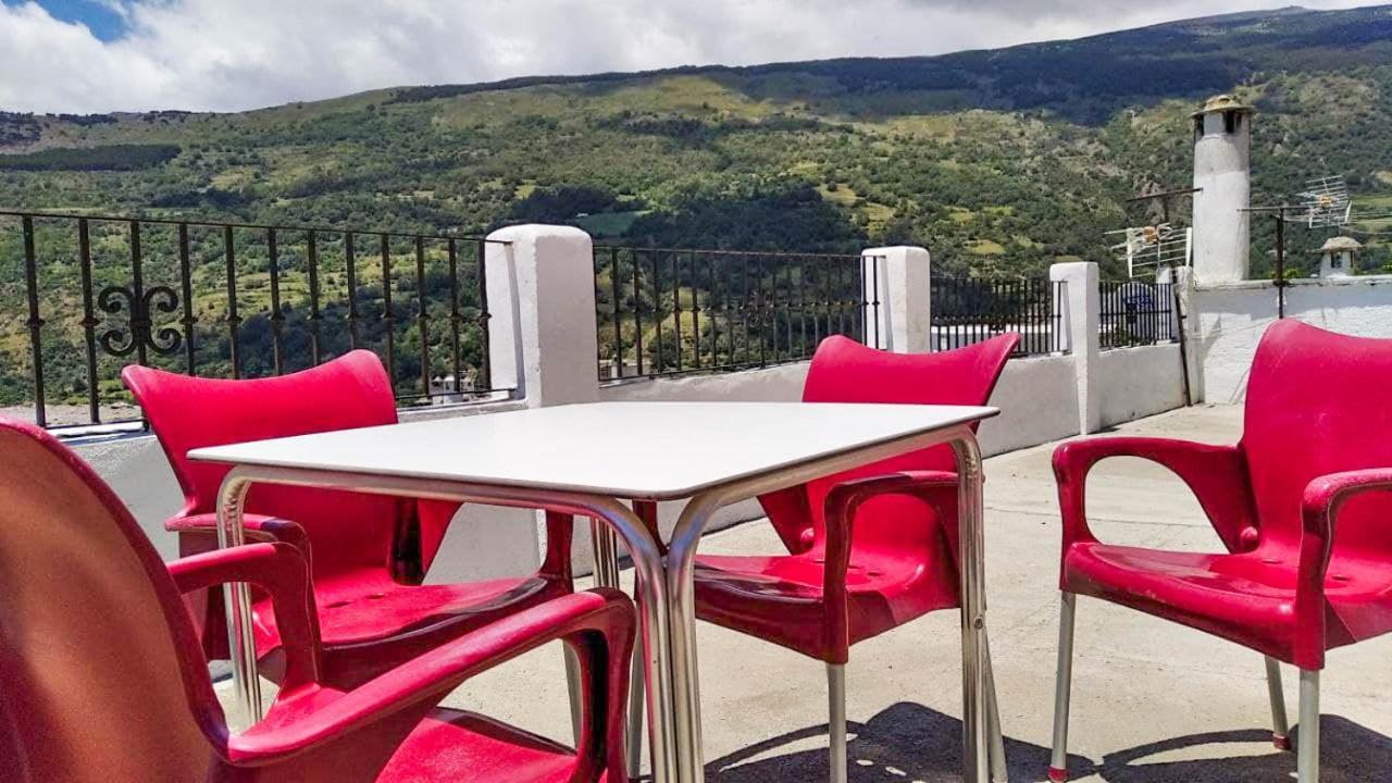 Hostal El Cascapenas De La Alpujarra Capileira Exterior photo