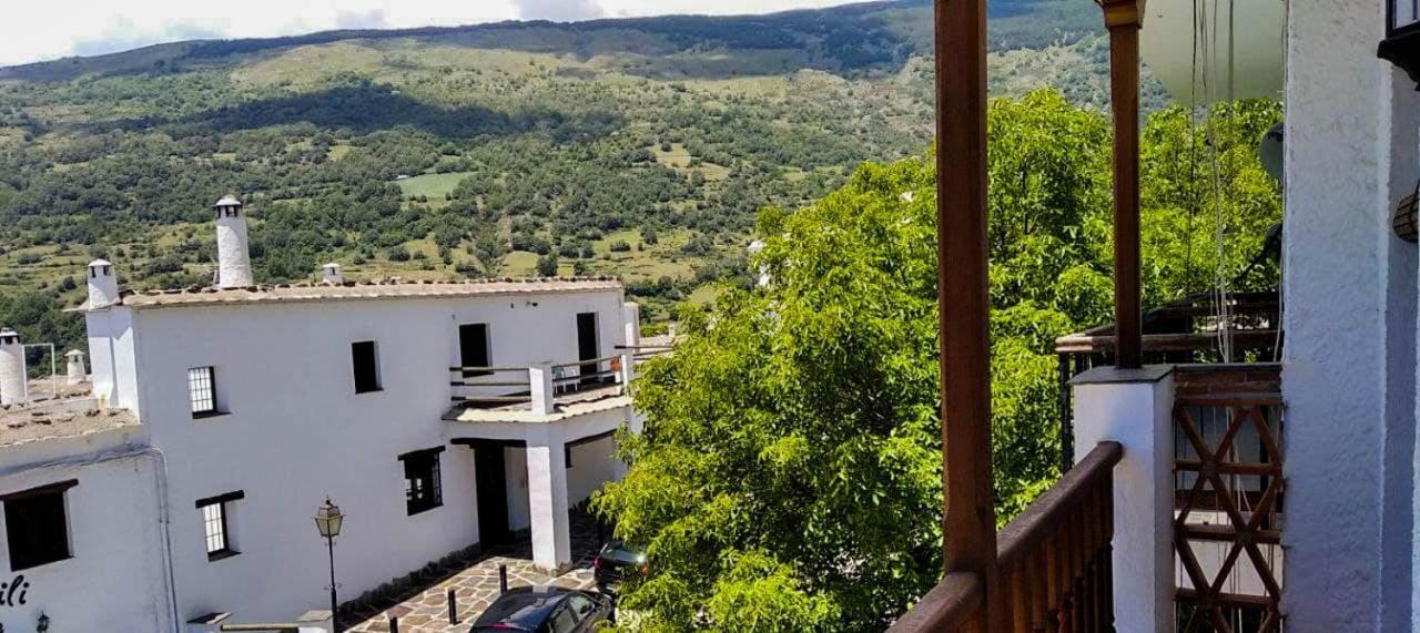 Hostal El Cascapenas De La Alpujarra Capileira Exterior photo