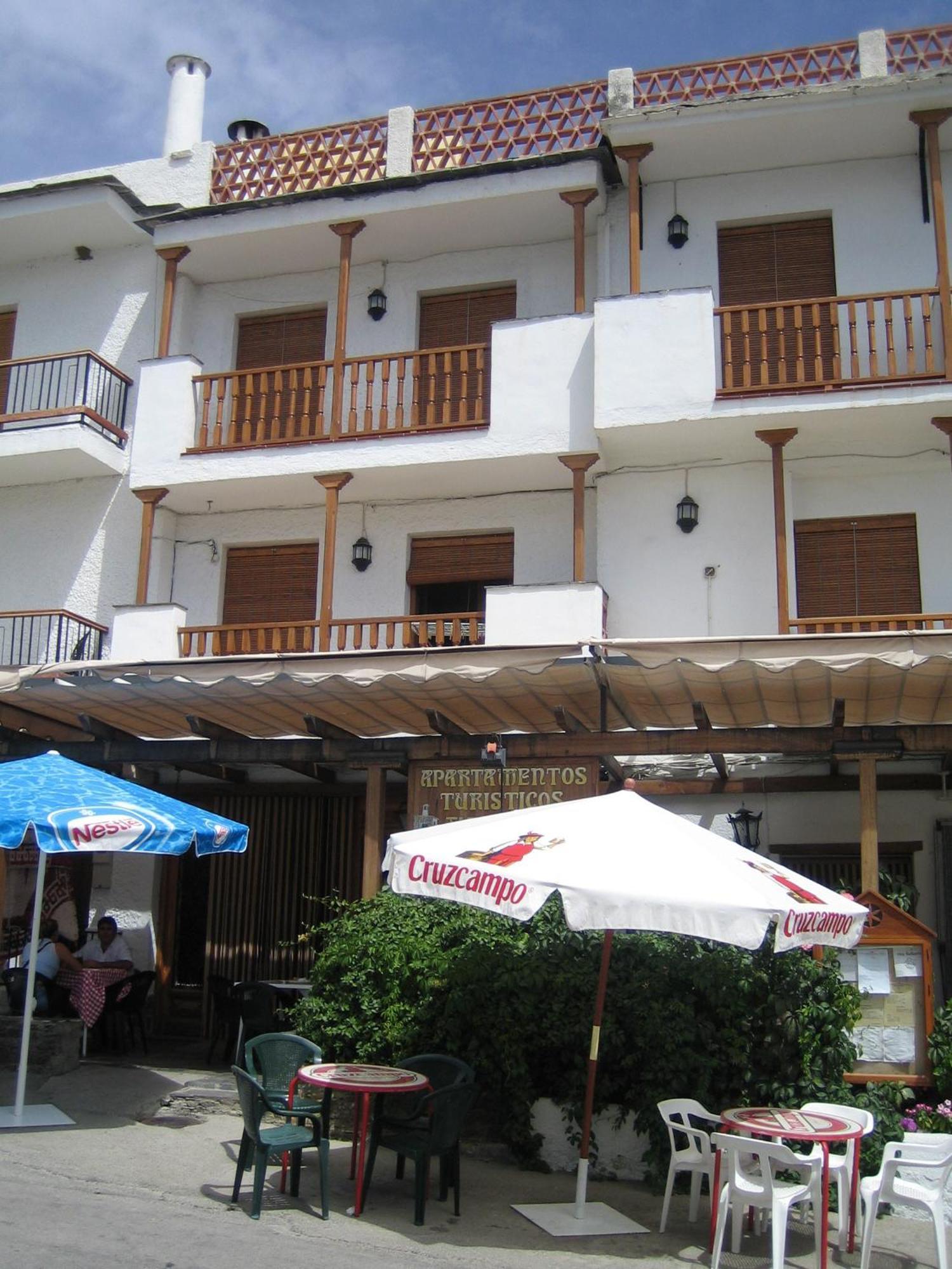 Hostal El Cascapenas De La Alpujarra Capileira Exterior photo